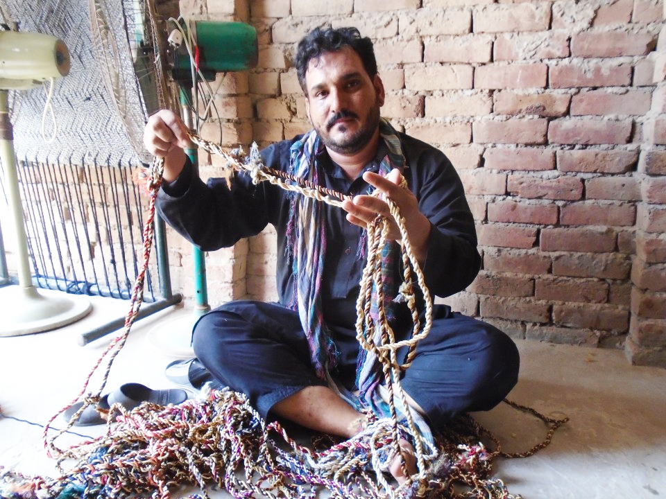 Yarn Knitting (Waan Bunai)