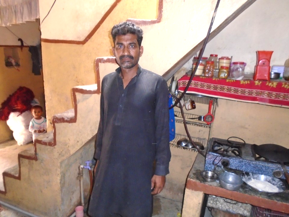 Yarn knitting (Waan Bunai)