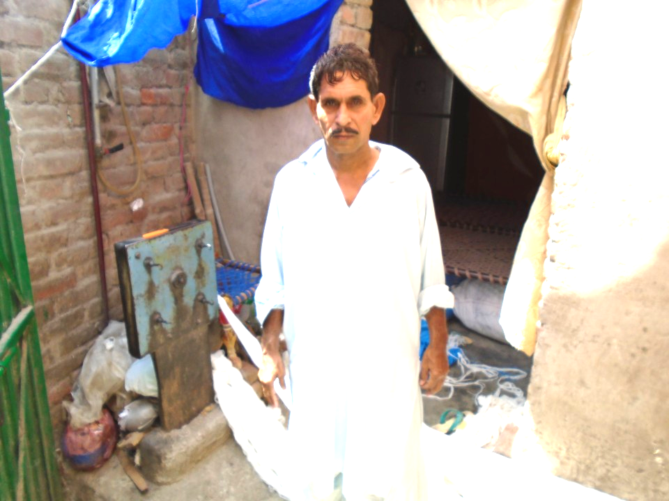 Yarn knitting (Waan Bunai)