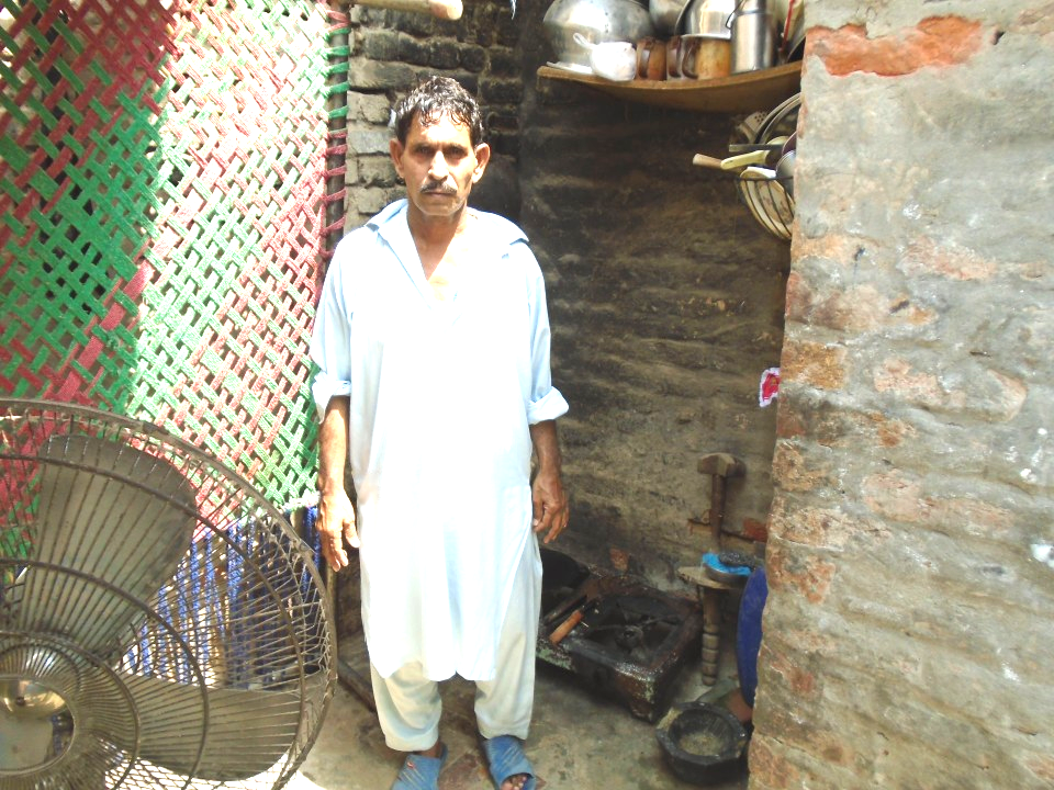 Yarn knitting (Waan Bunai)